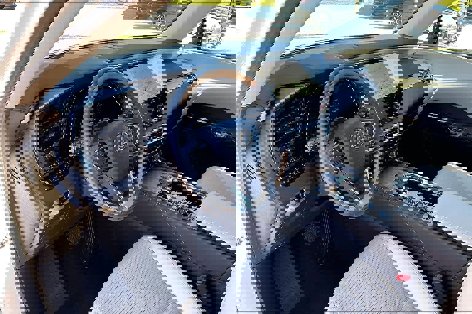 Certified 2025 Lexus RX 350 Premium Plus w/ Convenience Package image 18