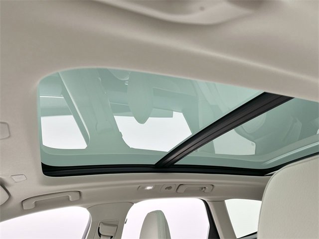 Certified 2023 Volvo XC60 B5 Plus w/ Climate Package image 22