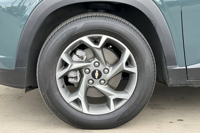 Used 2025 Chevrolet Trax LT FWD image 35