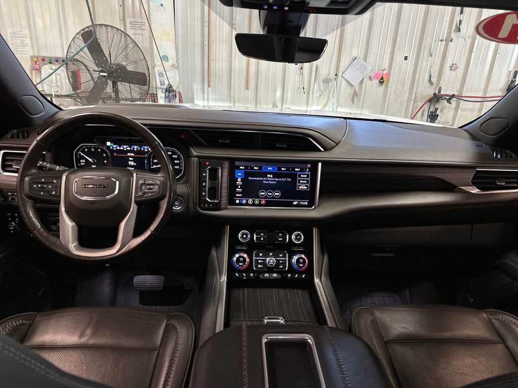 Used 2021 GMC Yukon Denali w/ Denali Ultimate Package AWD/4WD image 18