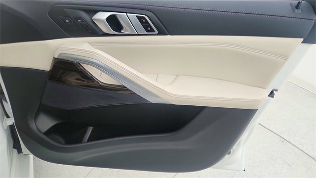 Used 2023 BMW X6 xDrive40i w/ Executive Package image 25