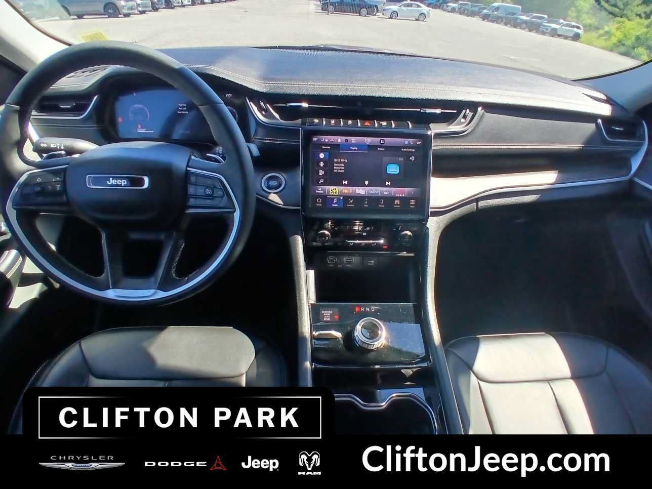 Certified 2023 Jeep Grand Cherokee Limited AWD/4WD image 19