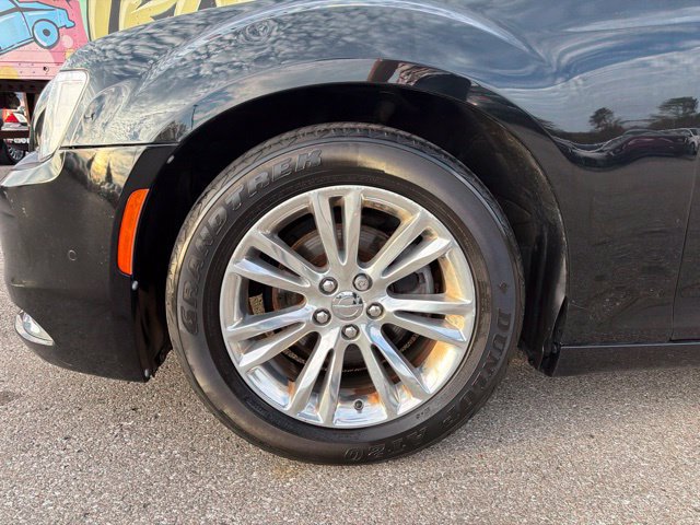 Used 2015 Chrysler 300 C w/ Light Group RWD image 35