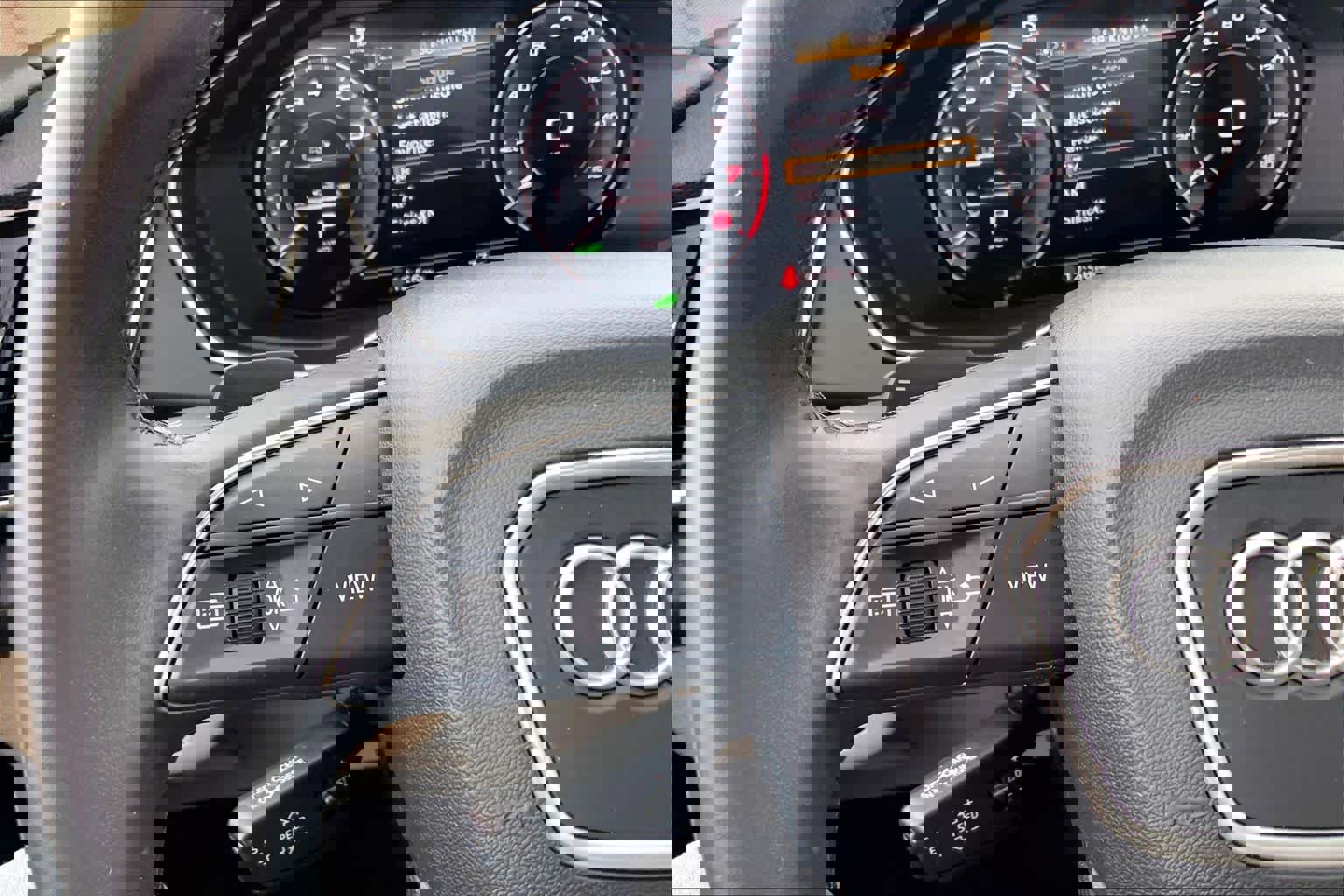 Used 2022 Audi Q5 e Premium Plus image 24