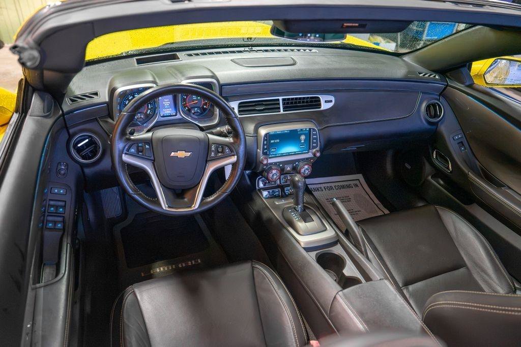 Used 2015 Chevrolet Camaro LT RWD image 16