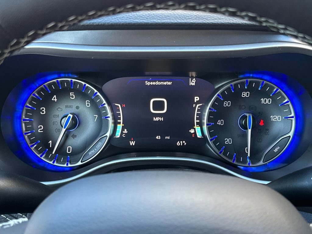 New 2026 Chrysler Pacifica Select FWD image 32