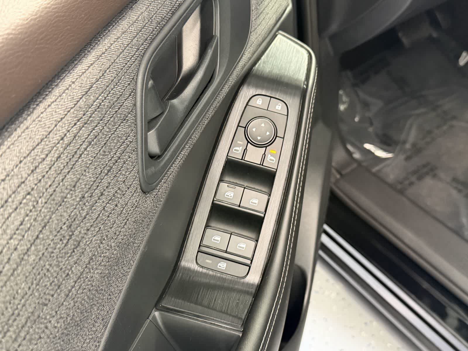 Used 2021 Nissan Rogue S AWD/4WD image 14