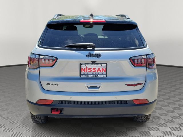 Used 2024 Jeep Compass Trailhawk AWD/4WD image 3