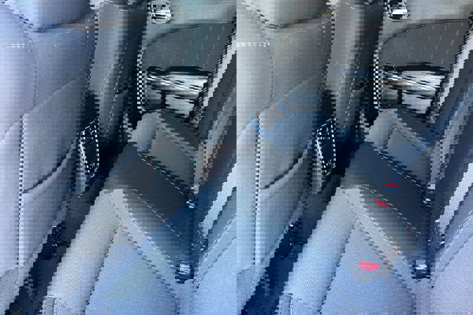 Used 2020 Dodge Charger SXT image 4