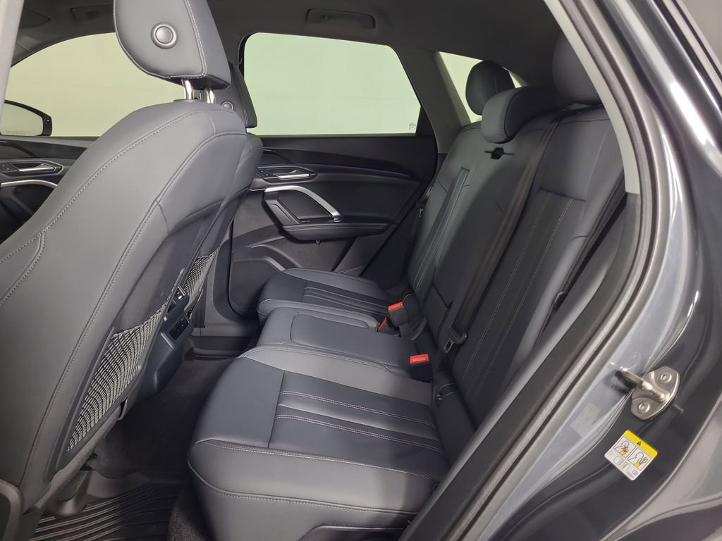 Used 2025 Audi Q5 Premium image 19