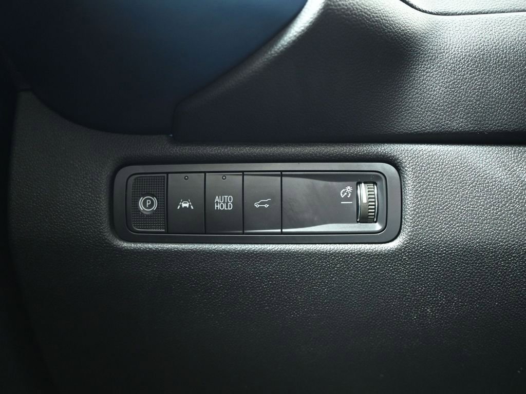 Used 2025 Chevrolet Equinox EV LT w/ Convenience Package image 12