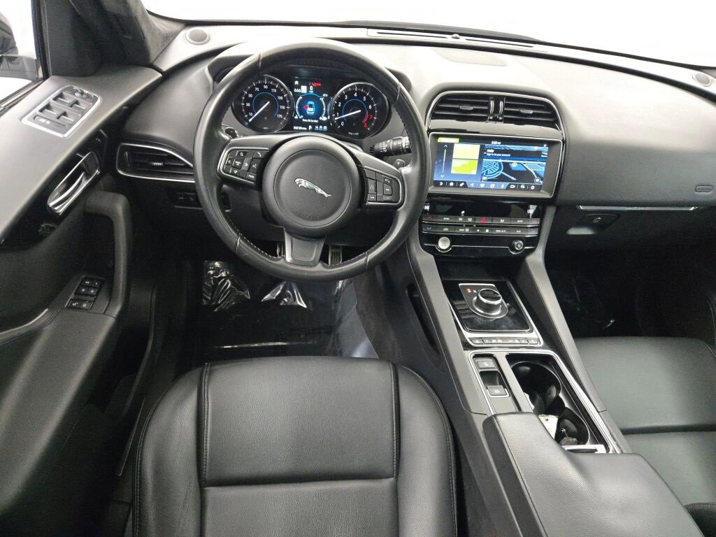 Used 2019 Jaguar F-PACE Premium image 21