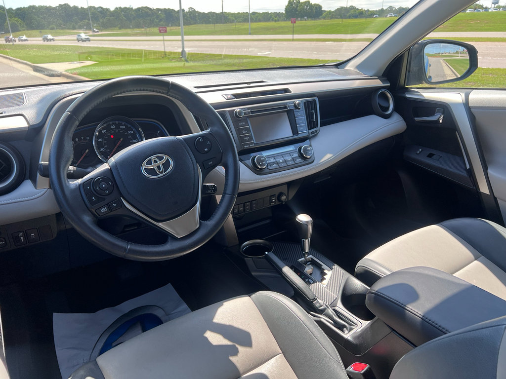 Used 2013 Toyota RAV4 Limited FWD image 17