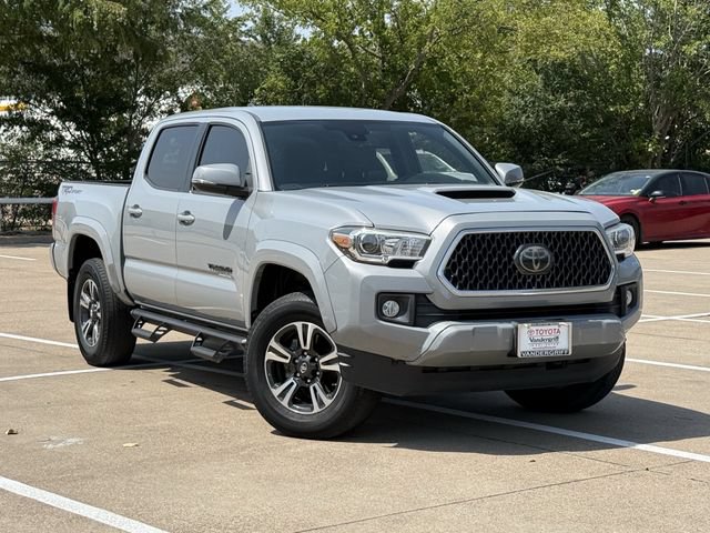 Used 2018 Toyota Tacoma TRD Sport w/ Technology Package RWD image 2