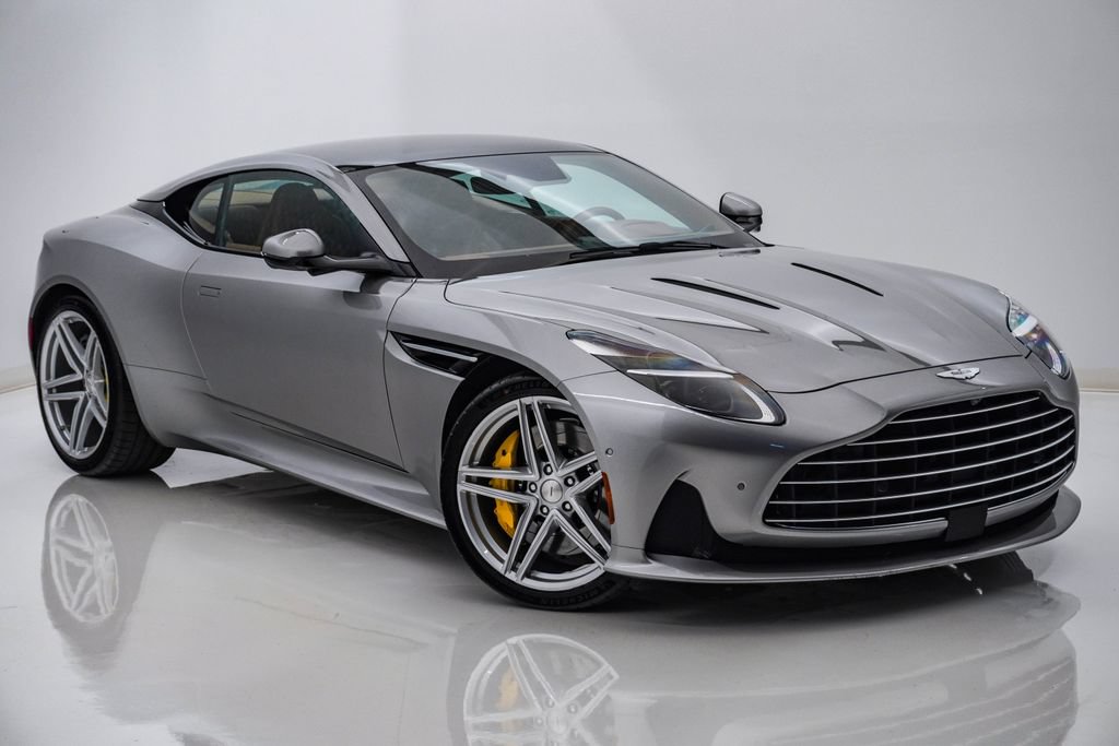 Used 2025 Aston Martin DB12 Coupe RWD image 3