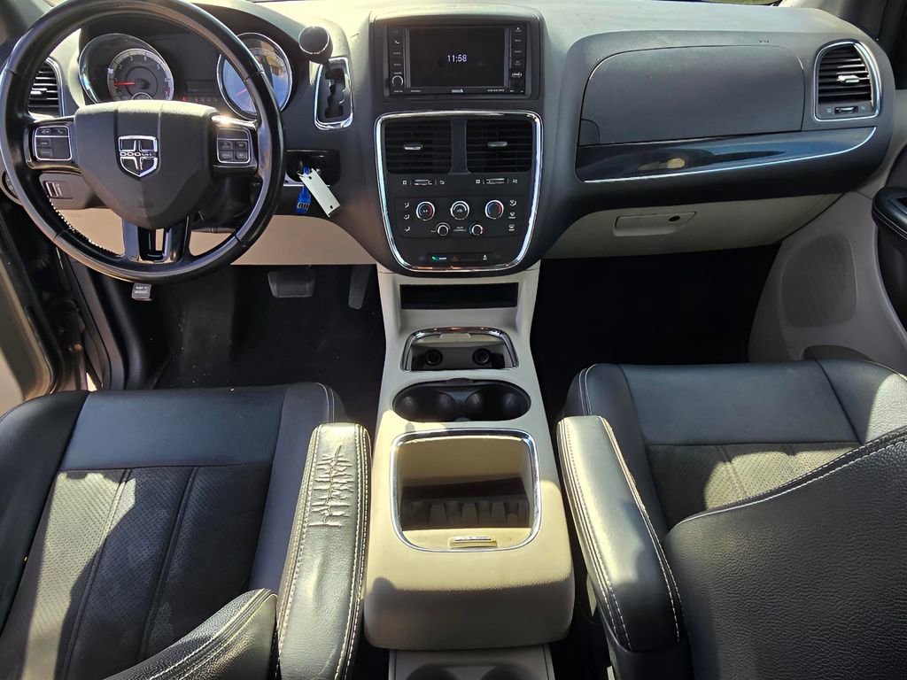 Used 2020 Dodge Grand Caravan SXT image 27