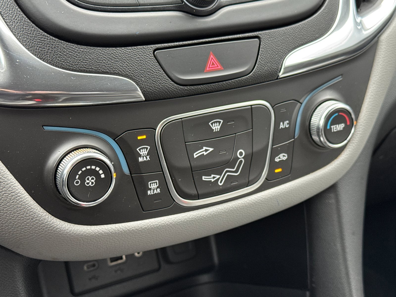 Used 2019 Chevrolet Equinox LT image 19