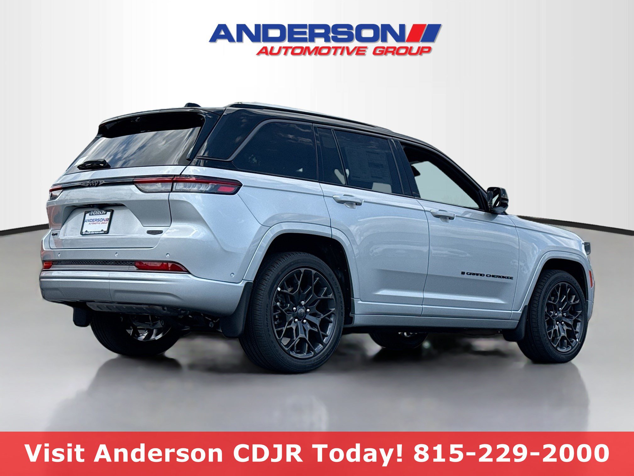 New 2026 Jeep Grand Cherokee Summit w/ Obsidian Package AWD/4WD image 2