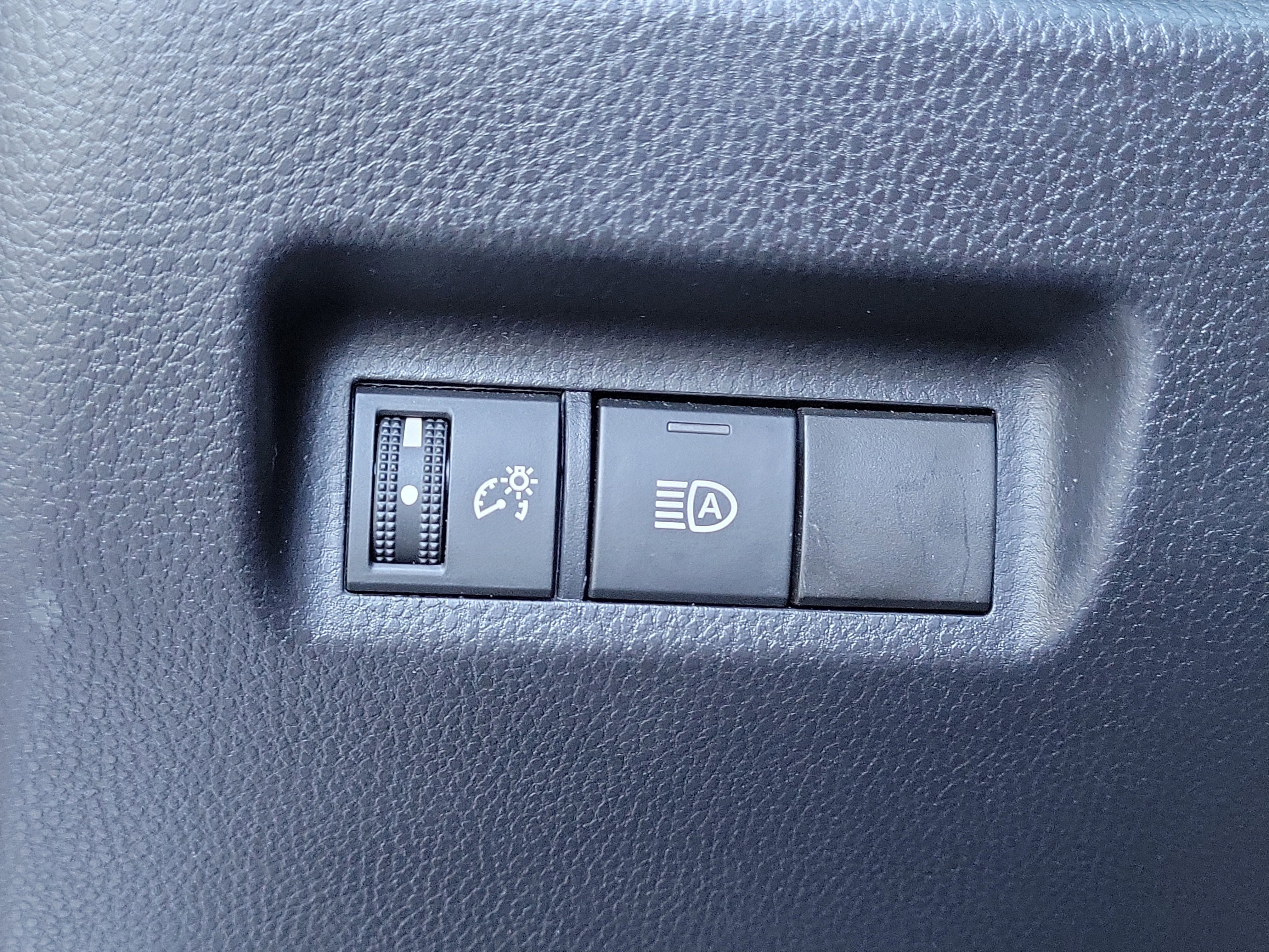 Used 2023 Toyota RAV4 LE image 14