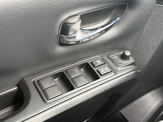 Used 2024 Nissan Titan SV w/ SV Convenience Package image 25