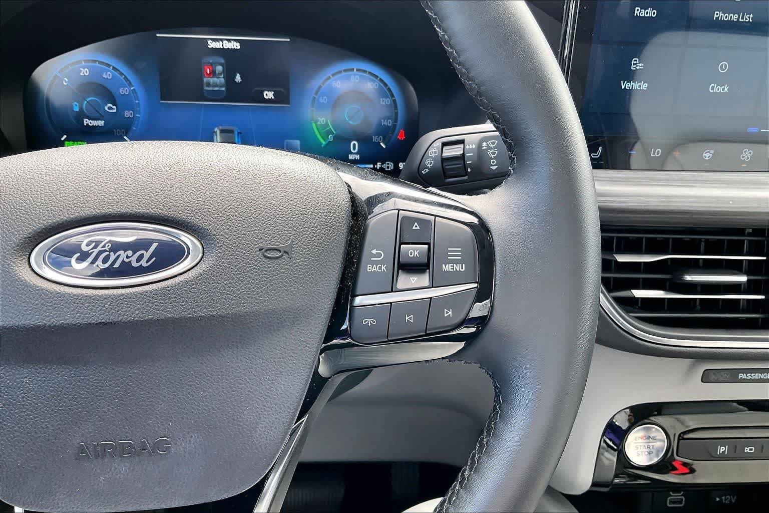 Used 2025 Ford Escape SE w/ PHEV Premium Package FWD image 25