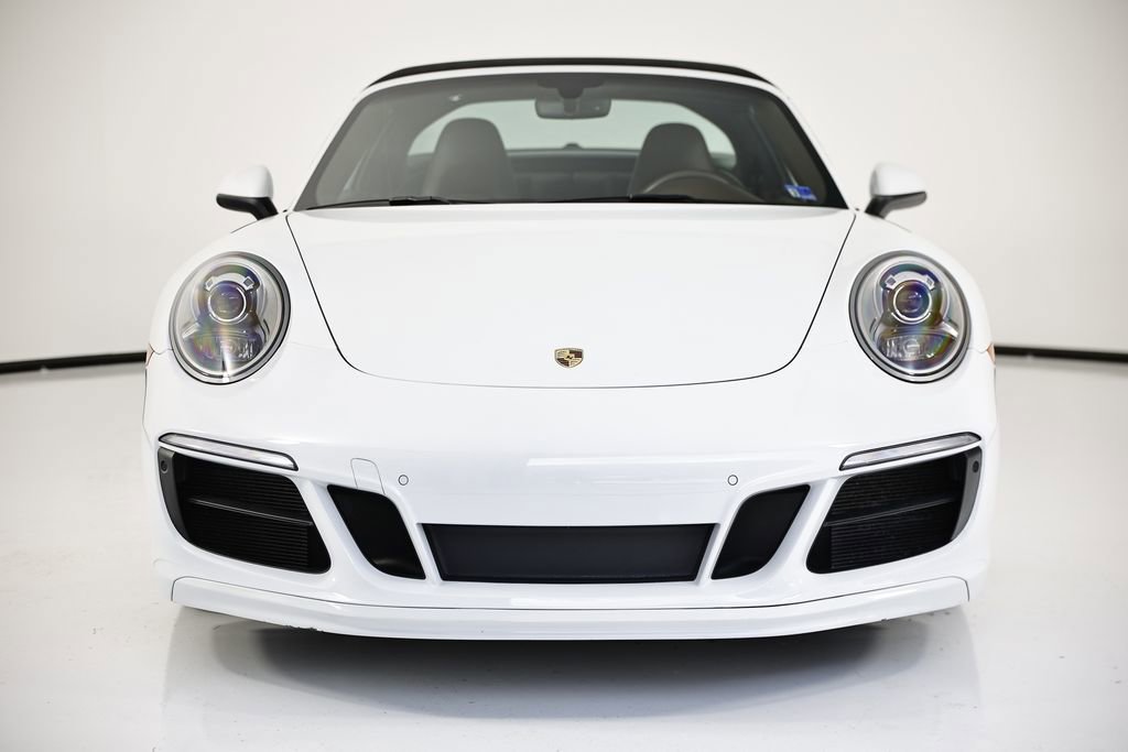 Certified 2018 Porsche 911 Targa 4S w/ Sportdesign Package image 10
