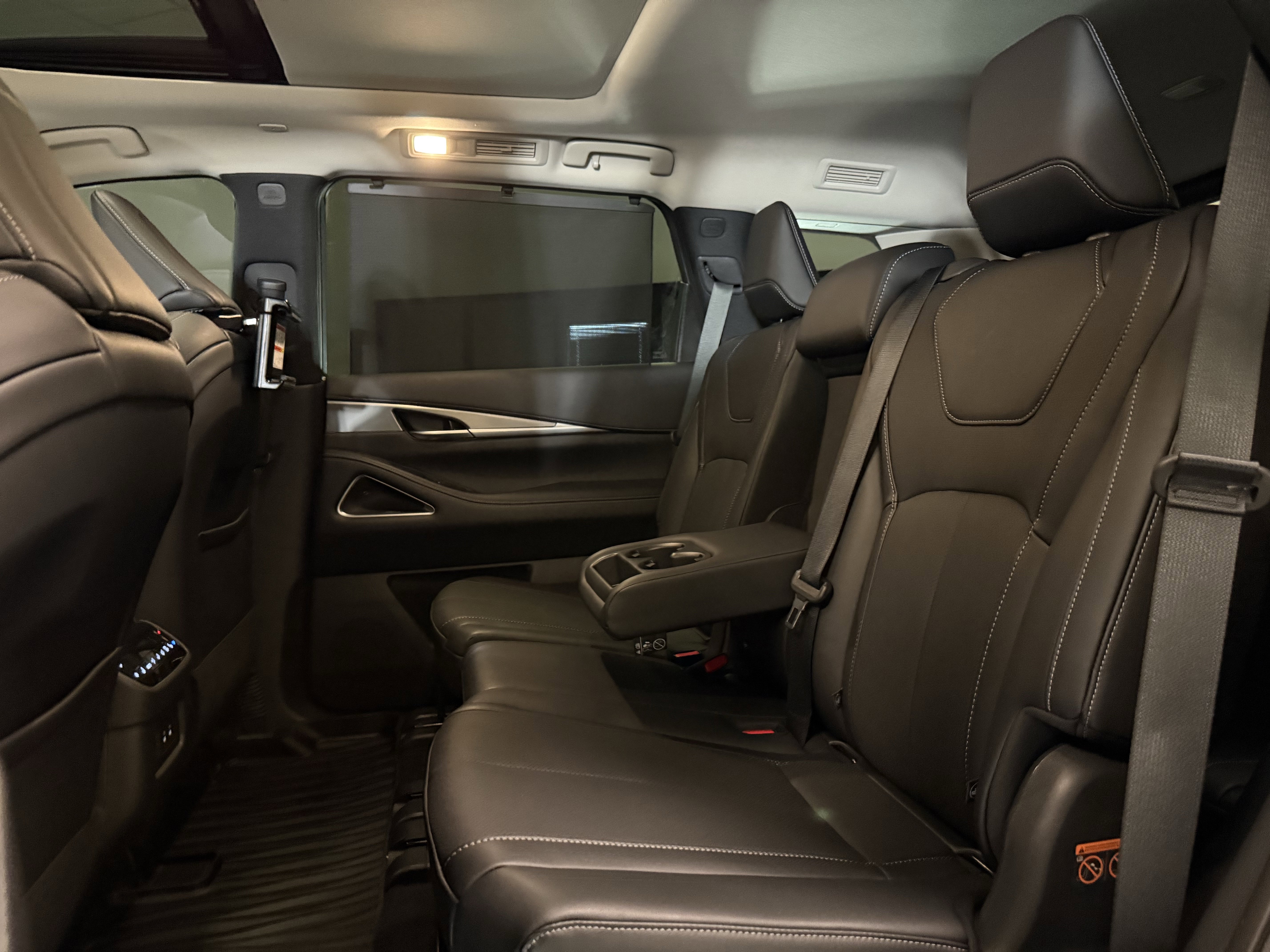 Certified 2026 INFINITI QX60 Luxe w/ Family Package FWD image 15