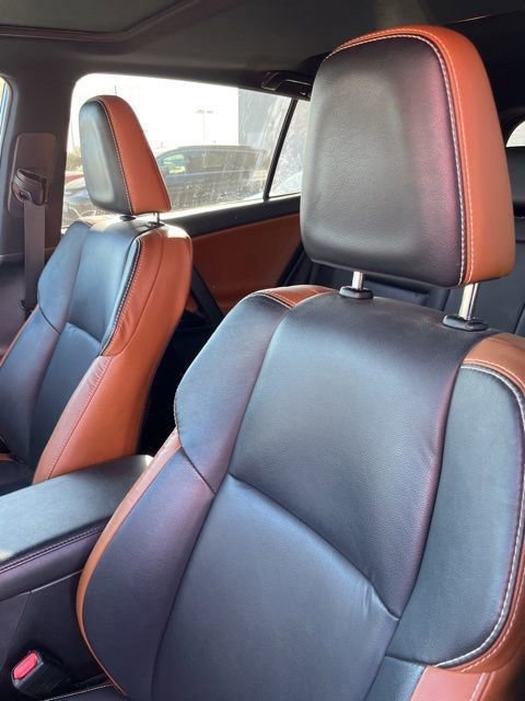 Used 2016 Toyota RAV4 SE image 10