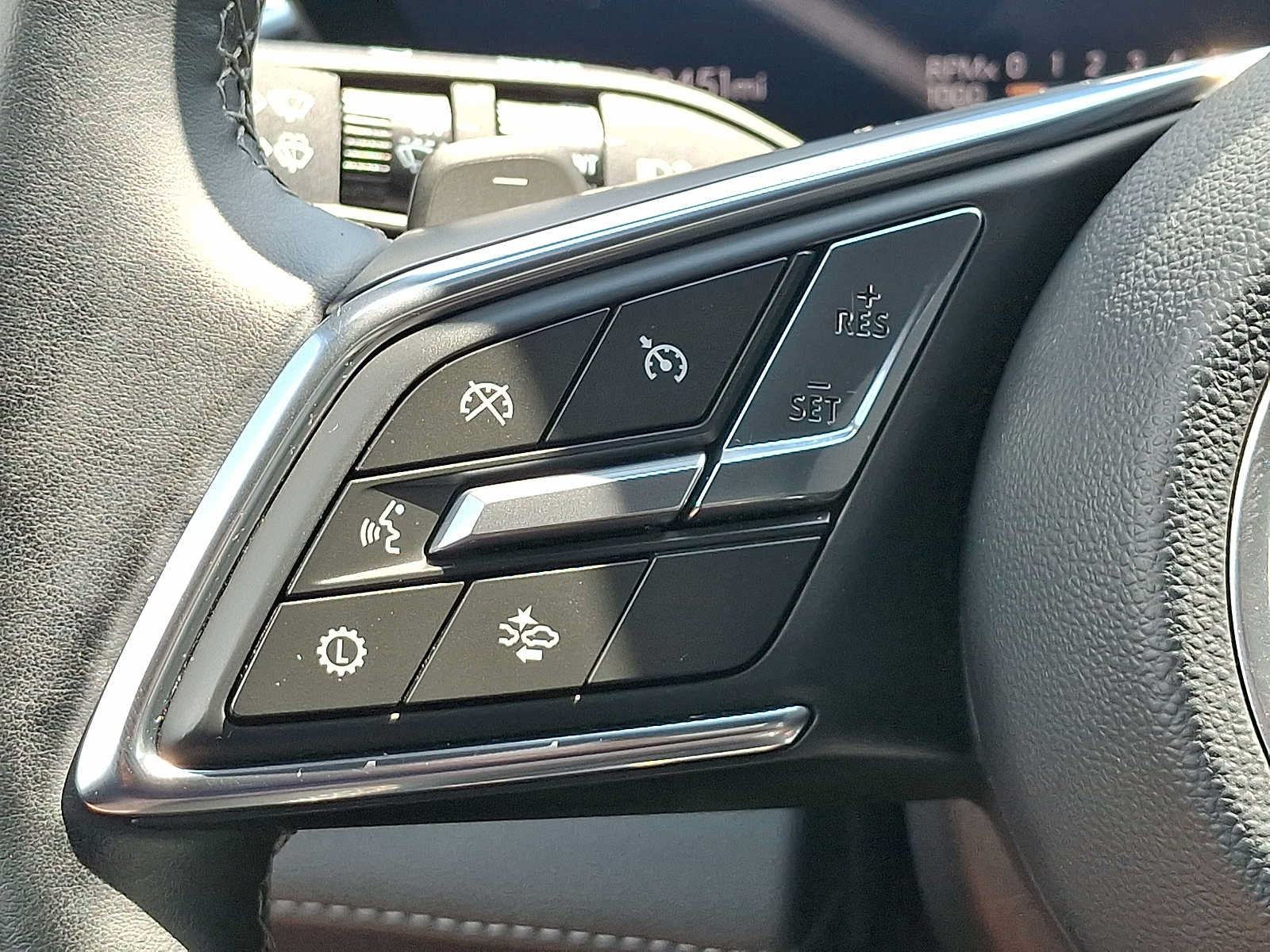 Used 2025 Buick Enclave Preferred AWD/4WD image 21