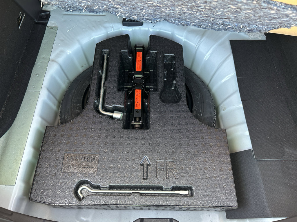 Used 2023 Nissan Kicks S w/ Interior Electronics Package FWD image 13