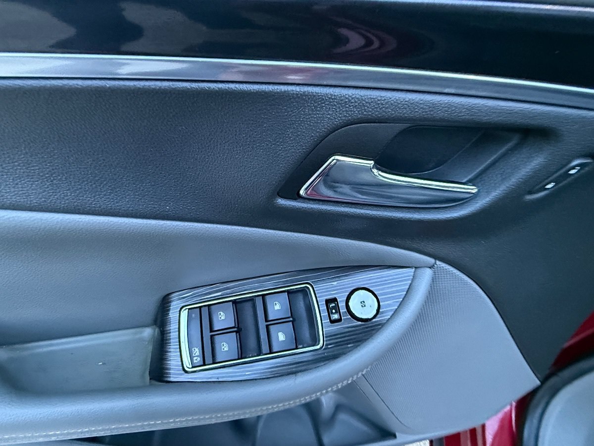 Used 2019 Chevrolet Impala LT FWD image 19