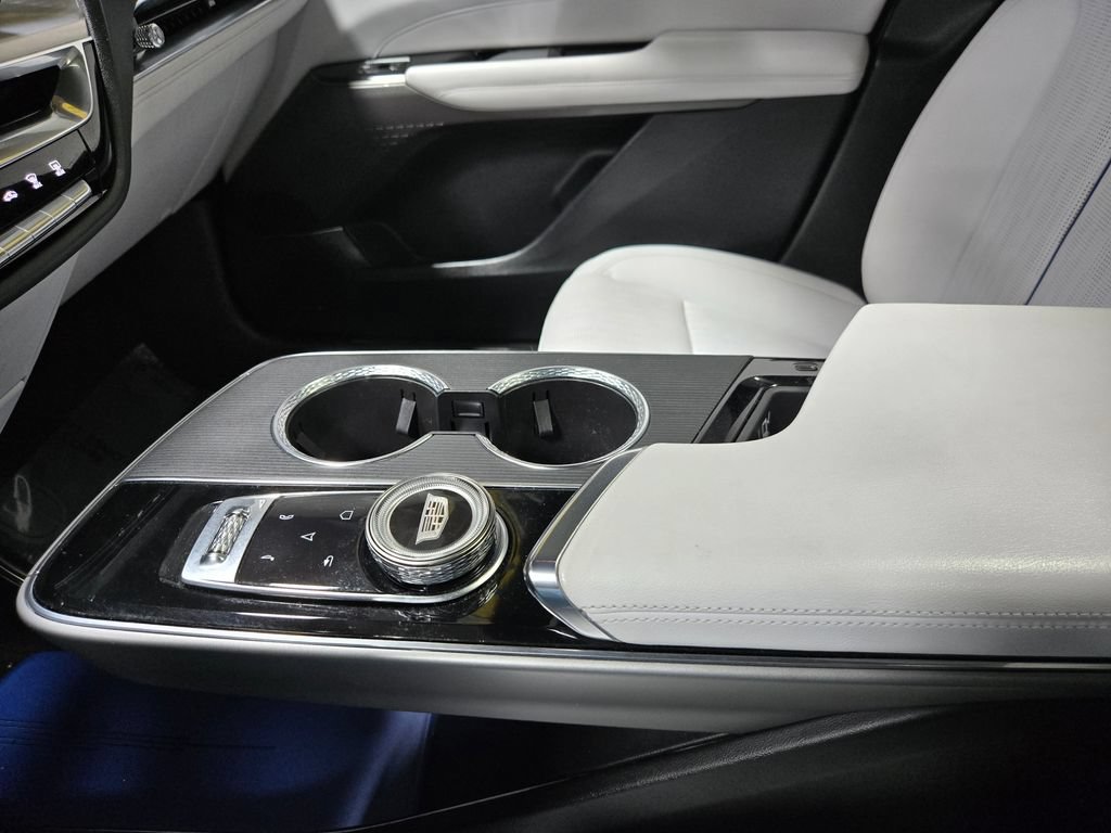 Used 2024 Cadillac Lyriq Luxury AWD/4WD image 30