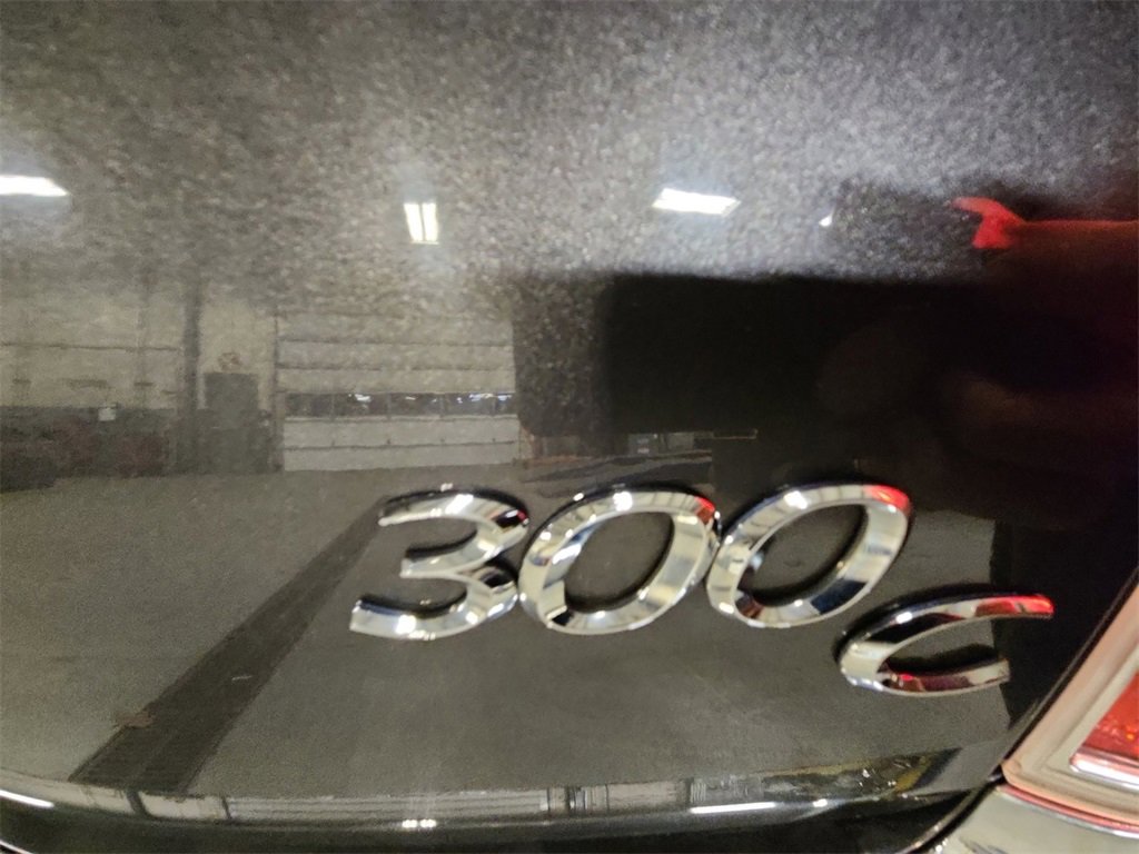 Used 2013 Chrysler 300 C image 31