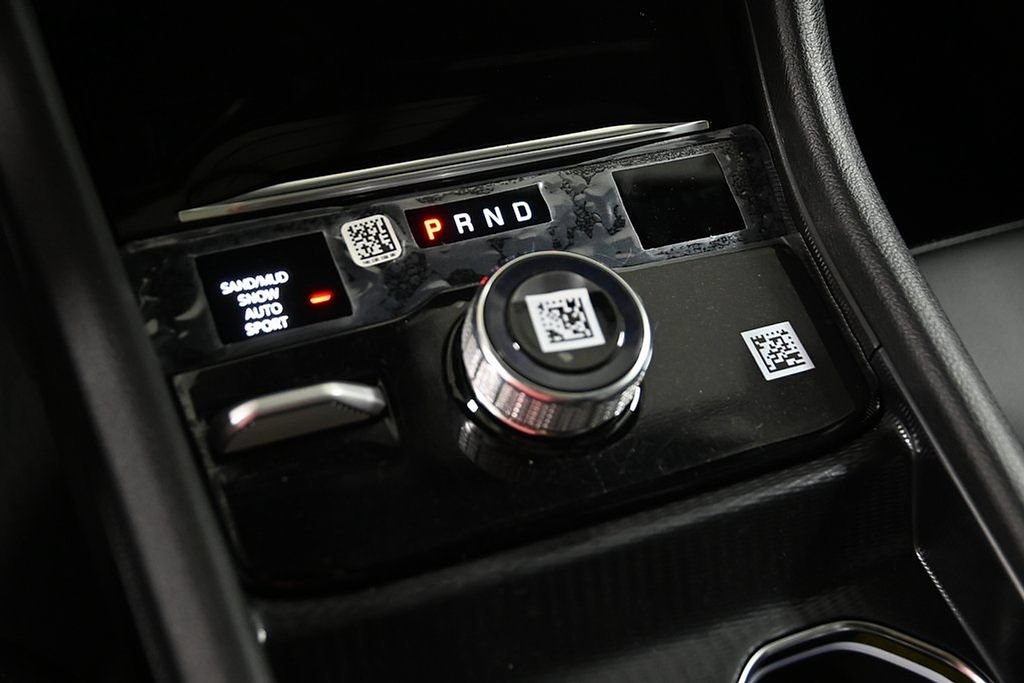 New 2025 Jeep Grand Cherokee L Limited w/ Black Appearance Package AWD/4WD image 16