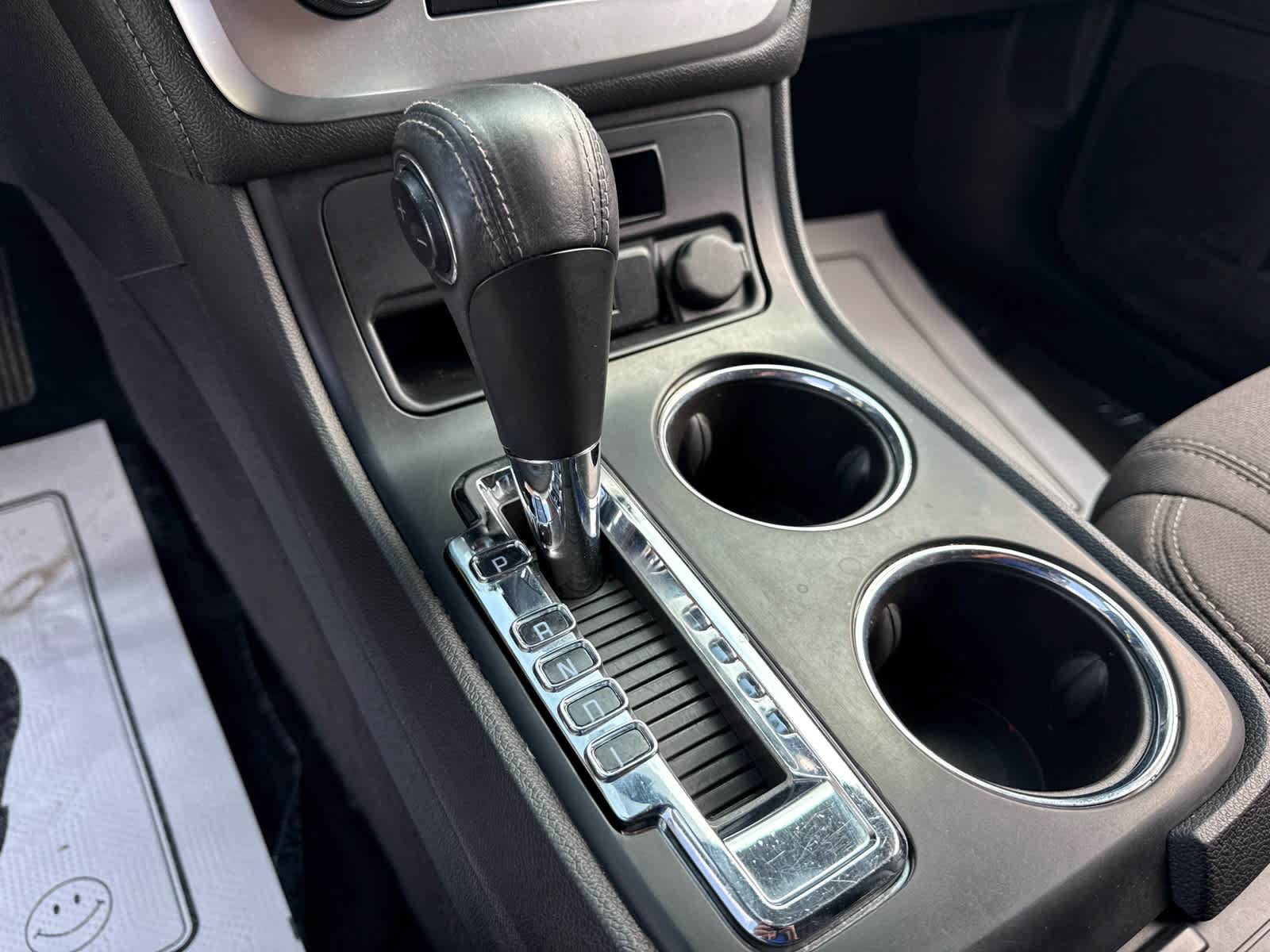 Used 2015 GMC Acadia SLE FWD image 17