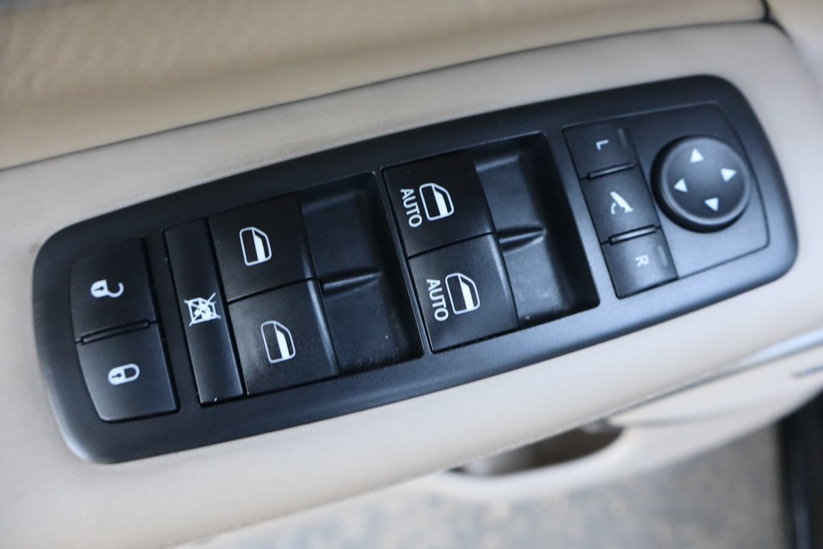 Used 2018 Jeep Grand Cherokee Overland AWD/4WD image 27