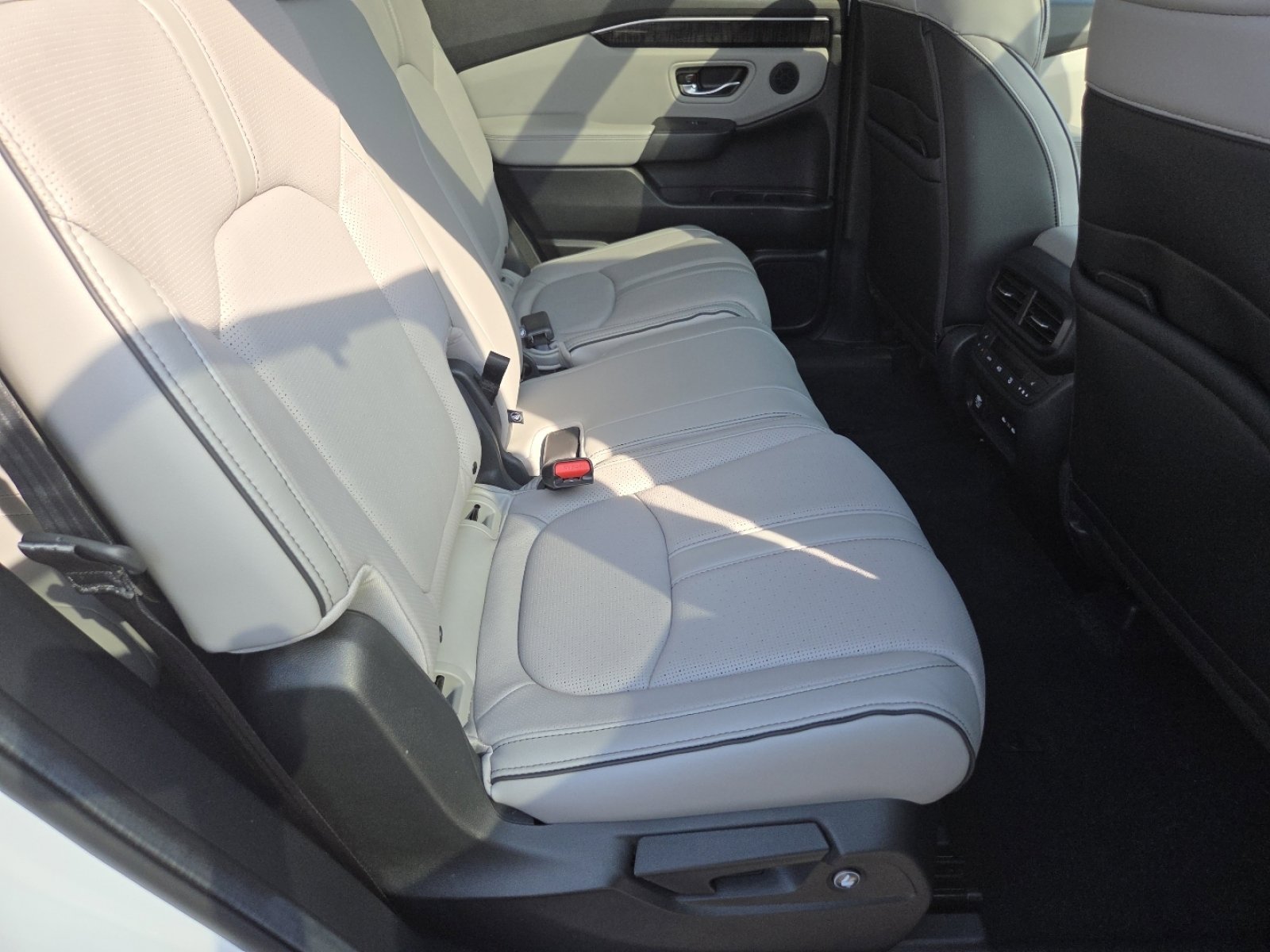 Certified 2024 Honda Pilot Elite image 26