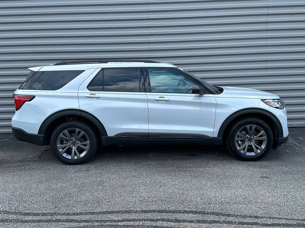 New 2026 Ford Explorer Active w/ Active Comfort Package AWD/4WD image 4