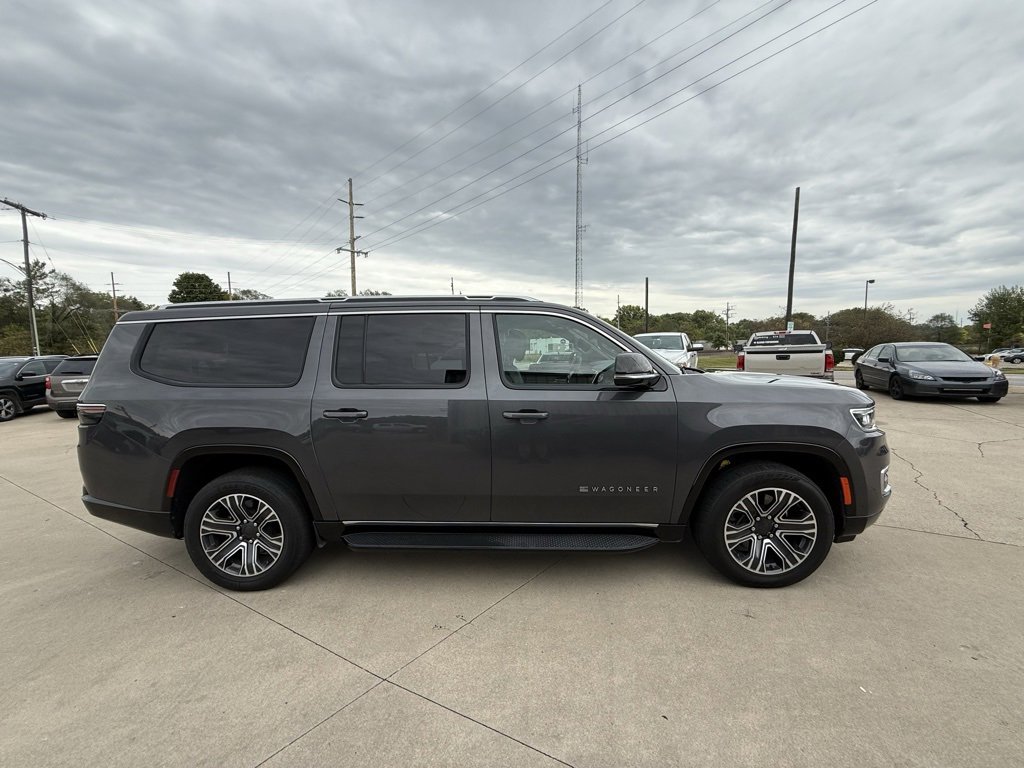 Used 2024 Jeep Wagoneer L Series II w/ Flexible Seating Group image 8