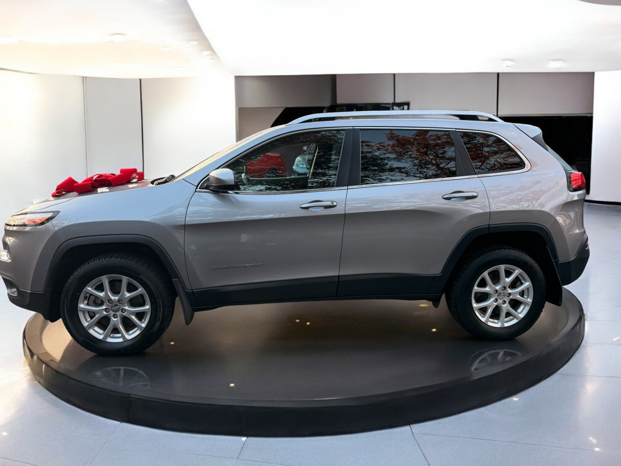Used 2017 Jeep Cherokee Latitude w/ Cold Weather Group image 7