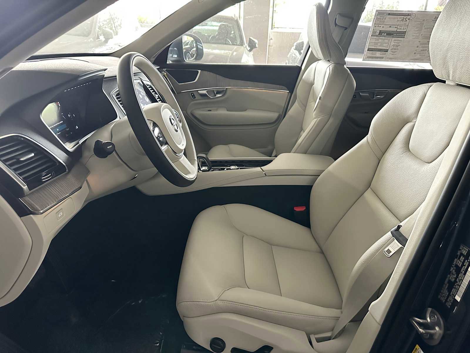 Used 2023 Volvo XC90 B5 Plus w/ Protection Package Premier image 16