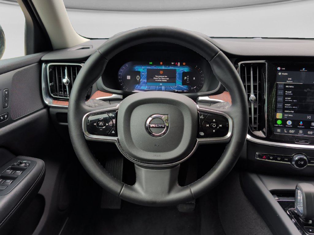 Used 2025 Volvo V60 B5 Cross Country Plus AWD/4WD image 11