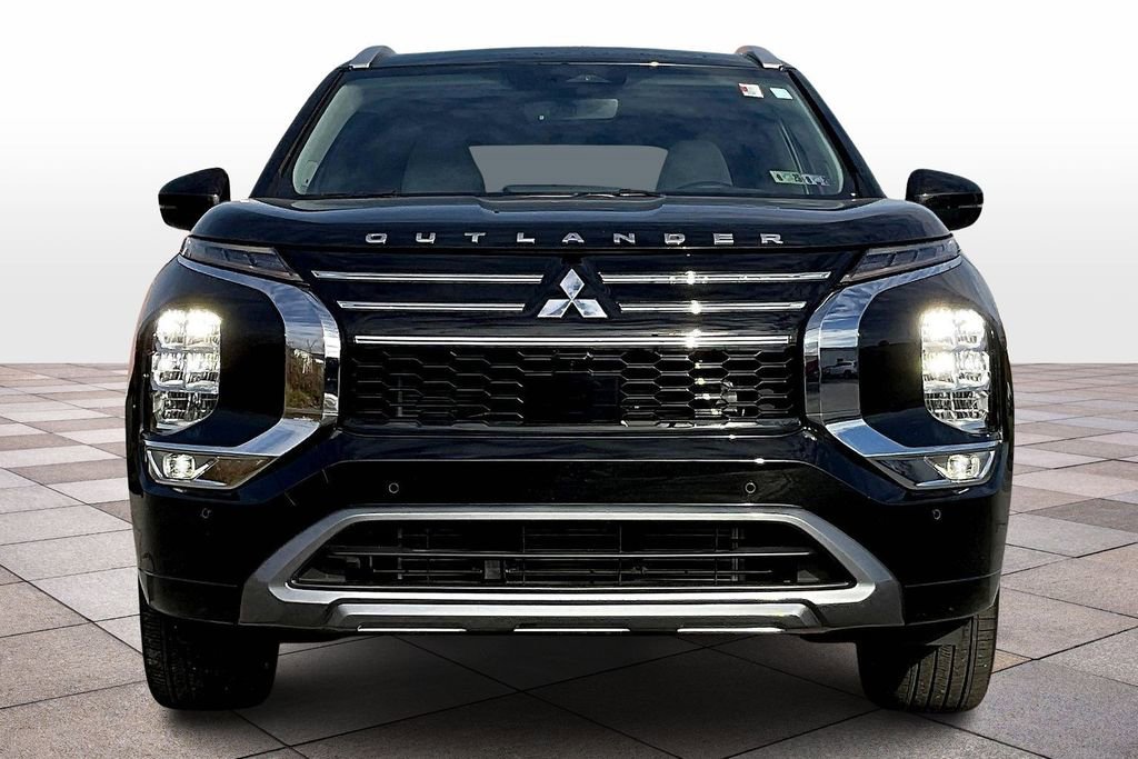 Used 2025 Mitsubishi Outlander SEL image 3