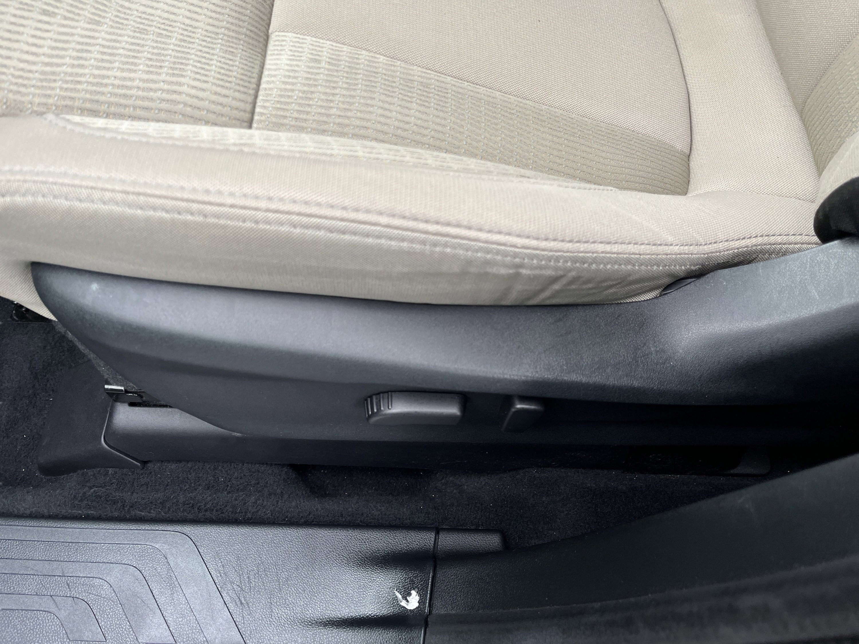 Used 2022 Subaru Ascent Premium w/ Convenience Package image 12