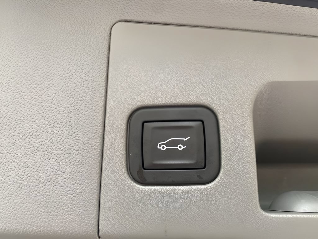 Certified 2025 Cadillac XT5 Premium Luxury AWD/4WD image 11