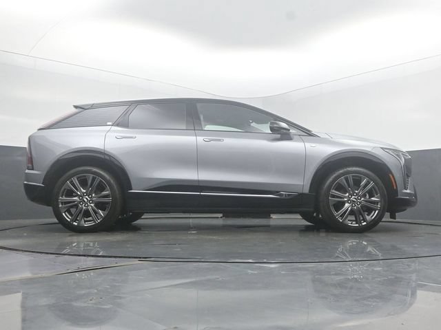 New 2026 Cadillac Optiq Sport 2 AWD/4WD image 54