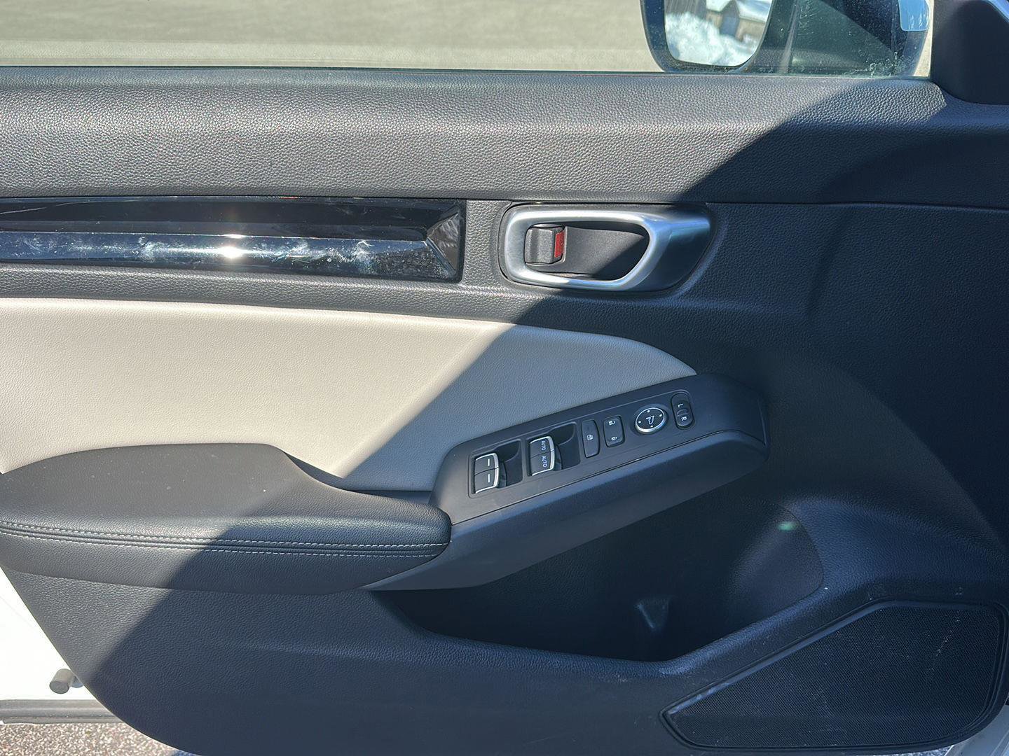 Used 2023 Honda Civic EX-L image 9