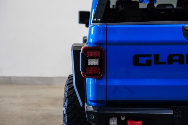 Used 2023 Jeep Gladiator Rubicon w/ LED Lighting Group AWD/4WD image 39