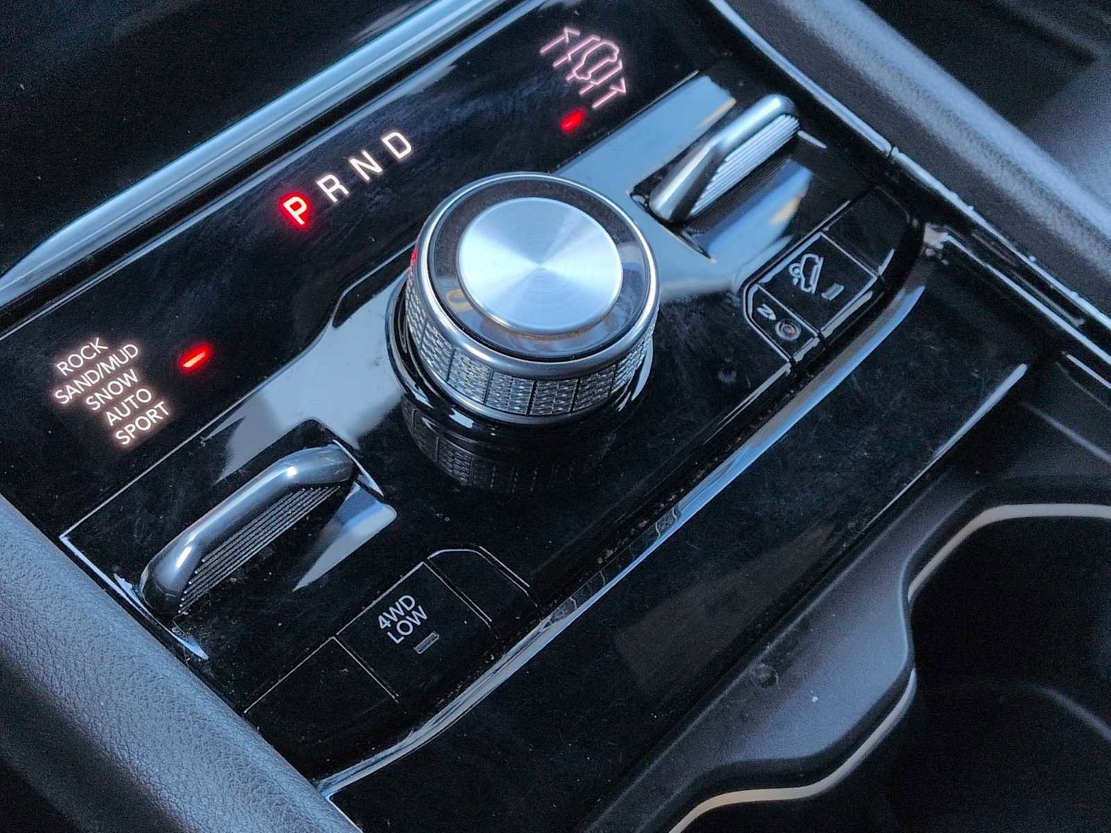 Used 2024 Jeep Grand Cherokee Overland w/ Luxury Tech Group IV image 33