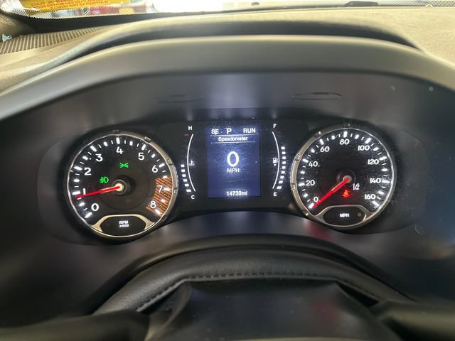 Used 2023 Jeep Renegade Latitude w/ Premium Group AWD/4WD image 11